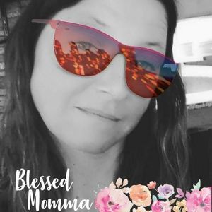 Meet your Posher, Kendra